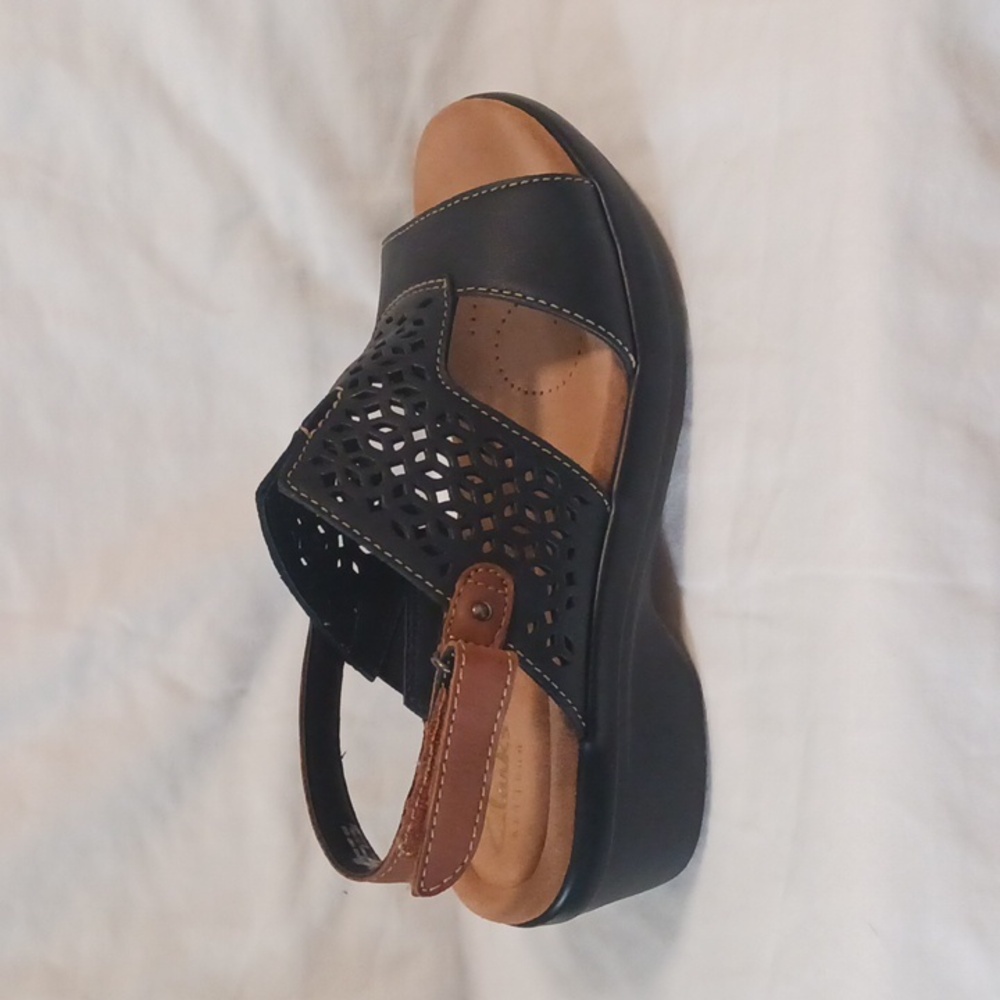Ckarks Tuleah Sun Black Leather Sandals - Picture 2 of 13